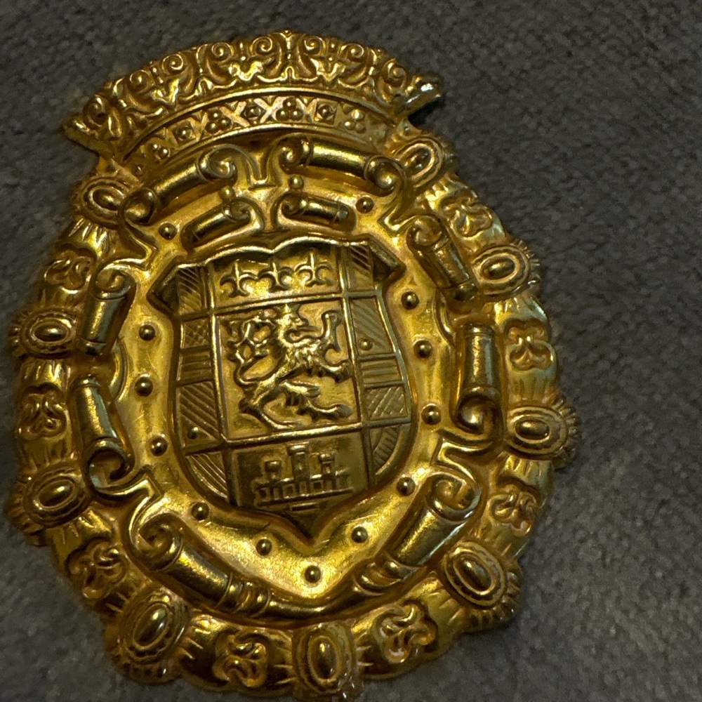 Vintage Miriam Haskell Gold Tone Heraldic Crest Brooch Signed Designer Statement - Picture 3 of 4
